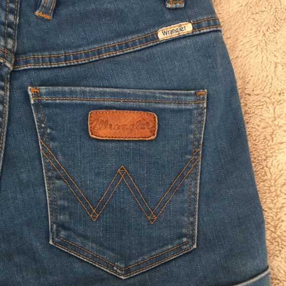 Wrangler High-Waisted Shorts, Size XS - Picture 6 of 8